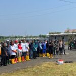 Rangkaian kerja Gubernur Jateng Komjen Pol (Purn) Drs. Ahmad Luthfi, S.H., S.St., M.K di Pantai Randusangan, Brebes, Jawa Tengah. Sebanyak 2.000 peserta berpartisipasi dalam penanaman 25.200 batang mangrove di lahan seluas 4 hektare.